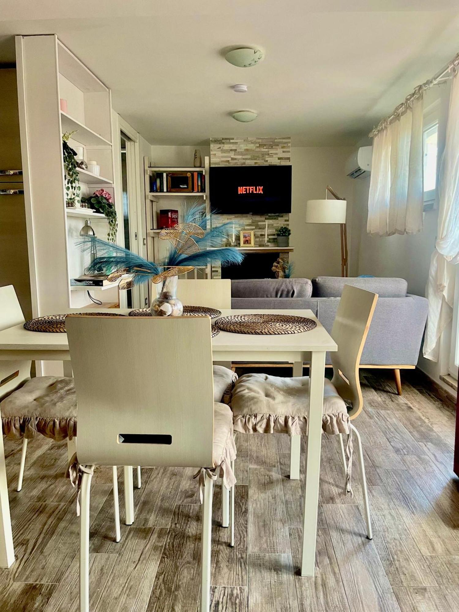 The Attic Apartment Civitavecchia Exterior photo